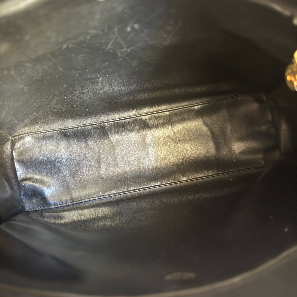 CHANEL BLACK CHEVRON QUILTED LEATHER TOTE BAG 💕 - Picture 10 of 13